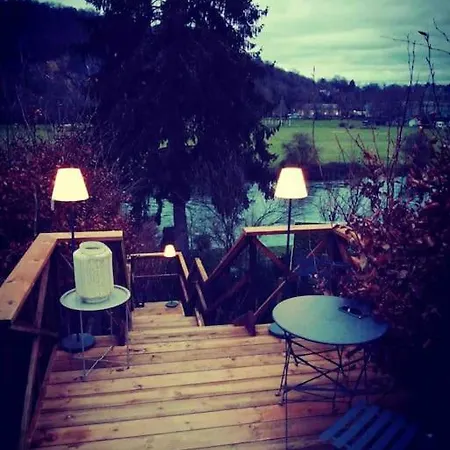 Chateau En Bord D'ourthe La Terrasse