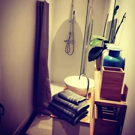 Chateau En Bord D'ourthe